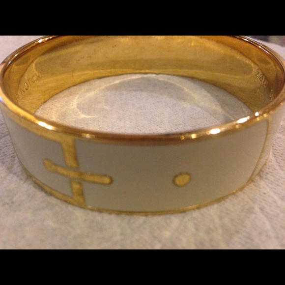 kate spade Accessories - Kate Spade ♠️ Top Notch Goldtone Bangle Buckle